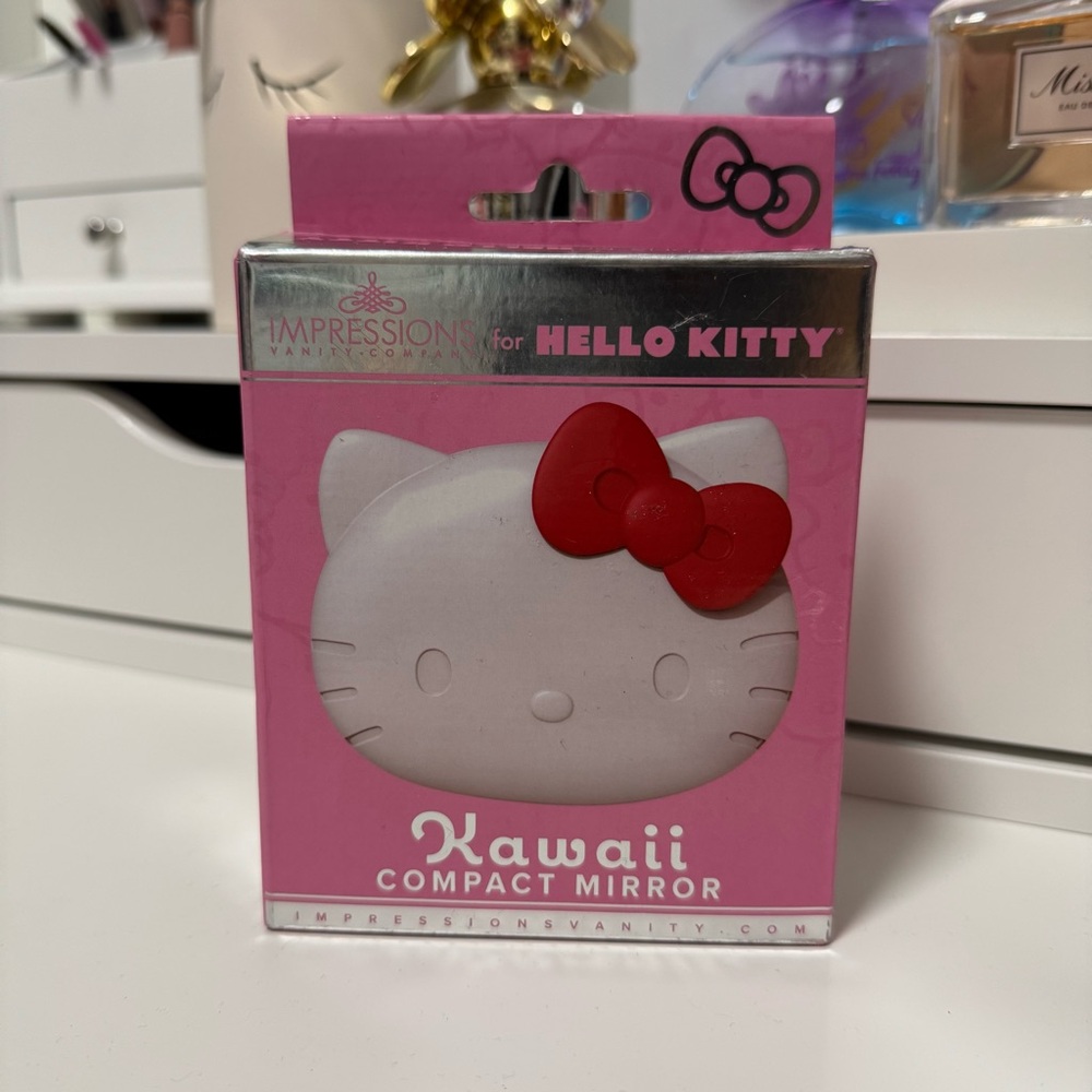 Impressions Vanity Hello Kitty Kawaii Compact Mirror